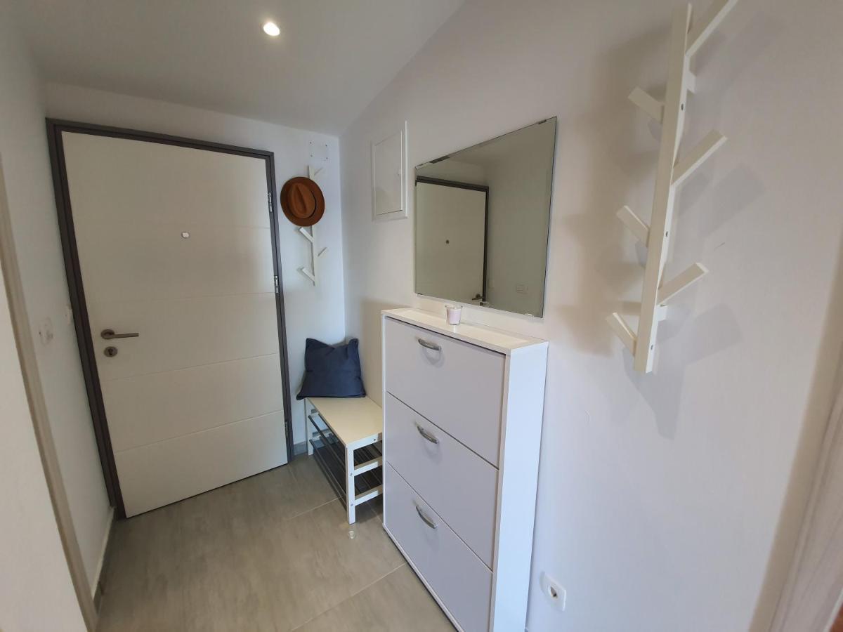 Comfortable Family Apt Iris 20M From Beach In Мандре Екстер'єр фото