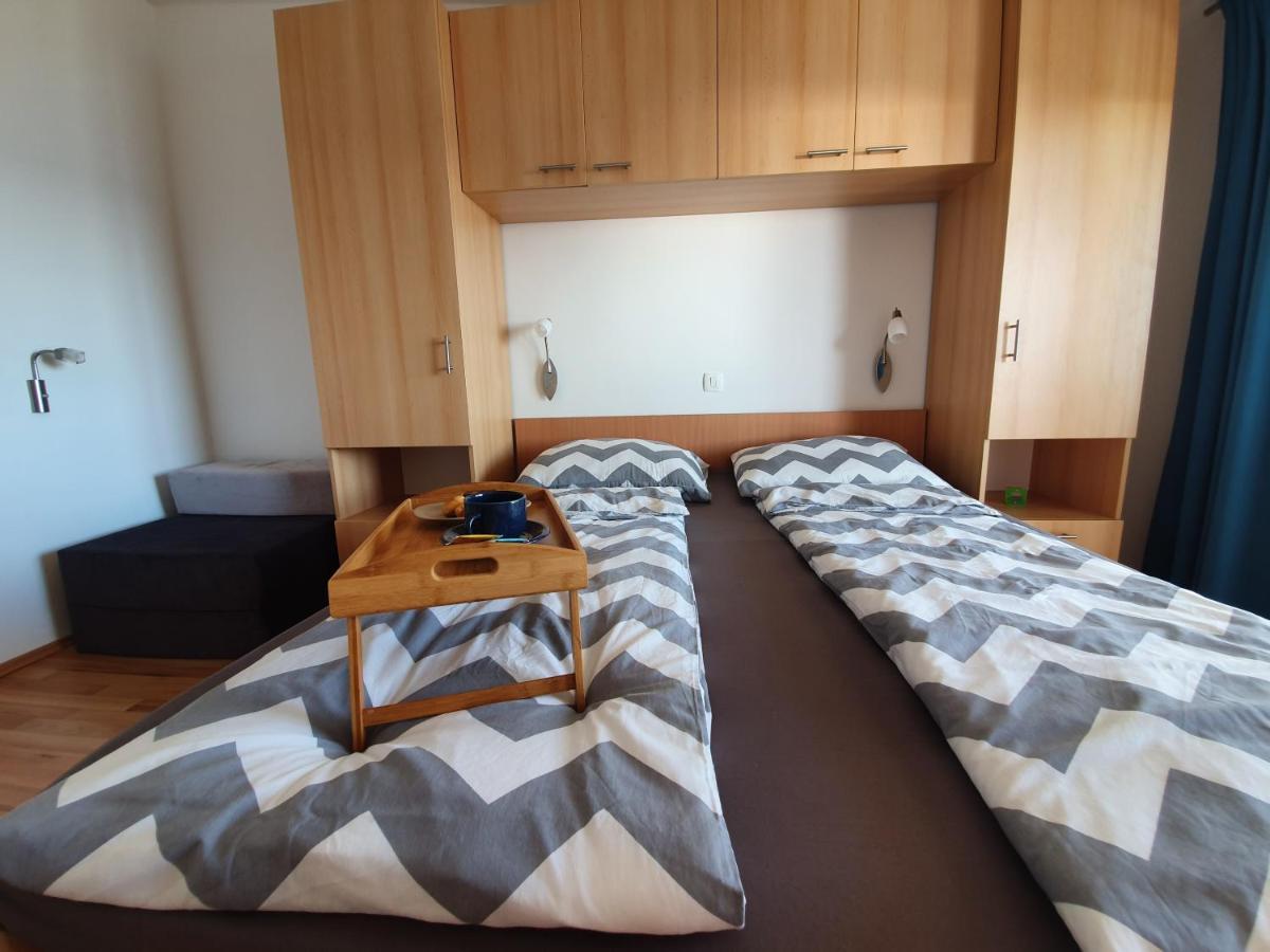 Comfortable Family Apt Iris 20M From Beach In Мандре Екстер'єр фото