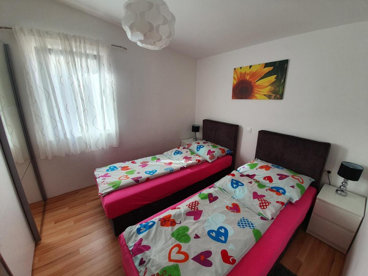 Comfortable Family Apt Iris 20M From Beach In Мандре Екстер'єр фото